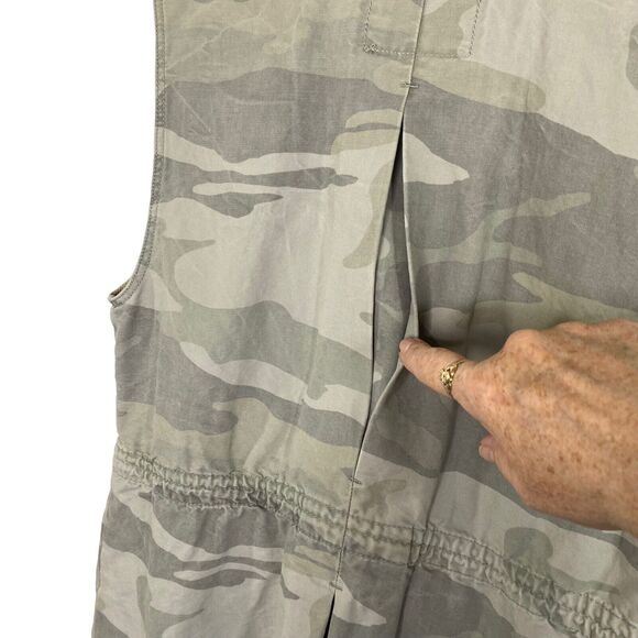 Abercrombie & Fitch Vest Womens Small Green Camouflage Snap Pockets Cinch Waist - Picture 8 of 13